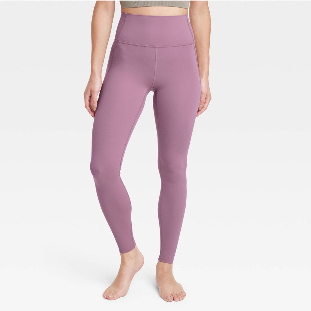 All in Motion Women’s Everyday Soft Ultra High-Rise Pocketed Leggings Lilac